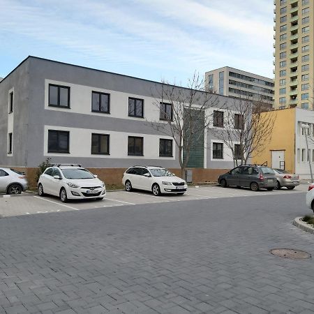 Living Bratislava By The Bus Station Hostel ภายนอก รูปภาพ